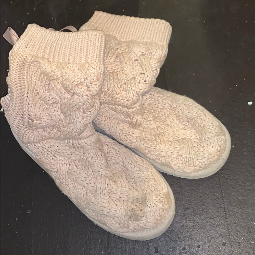 UGG Isla size 6